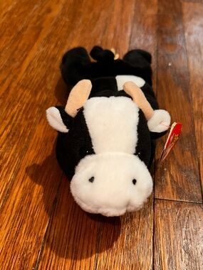 Canadian TY Daisy Beanie Baby Cow Stuffed Animal